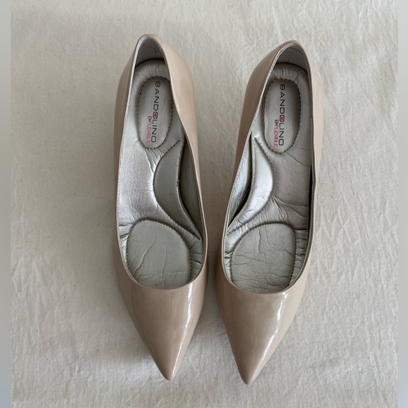 Beige pointed toe kitten heel pumps - Picture 6 of 9